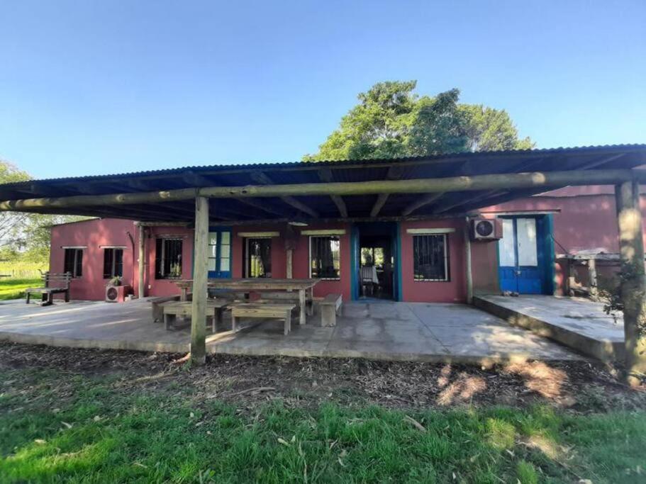 La Nena: Casa De Campo A 15 Minutos Del Centro. Villa Colonia del Sacramento Luaran gambar